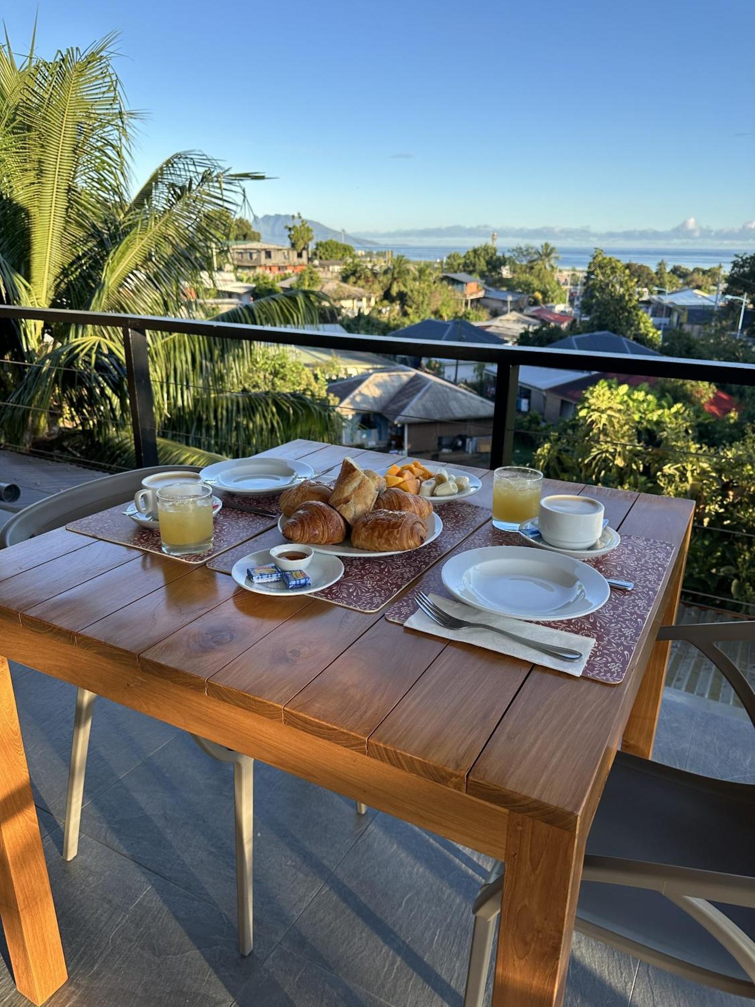 Ononui Lodge Airport, Ocean-View, Private Bathroom And Balcony, Free Wifi And Parking, On-Site Car Rental Faaa Ngoại thất bức ảnh
